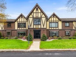 Lifestyle Royal Lake Village, community living, family-friendly neighborhood, Royal Lake Village amenities, outdoor activities, Royal Lake Village real estate, quality schools, safe neighborhoods, luxury housing options,